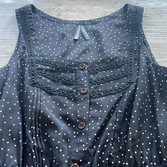 Gentle Fawn Dress - Picture 2 of 5